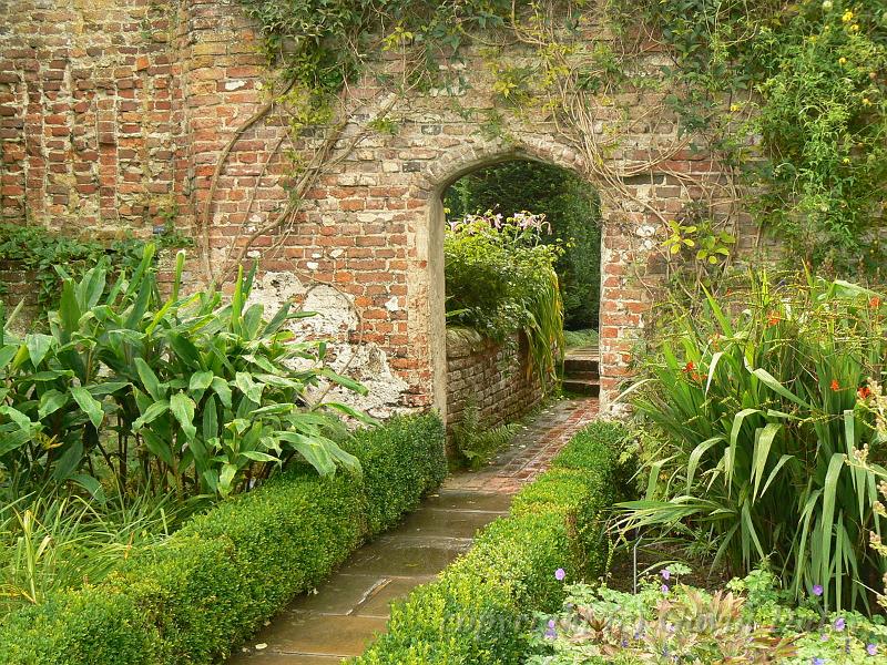 Sissinghurst Castle gardens P1120662.JPG